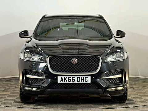 Jaguar F-Pace R-SPORT AWD 3