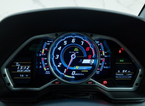 Lamborghini Aventador LP 700-4 17