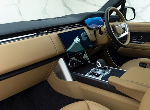 Land Rover Range Rover P400 HSE 14