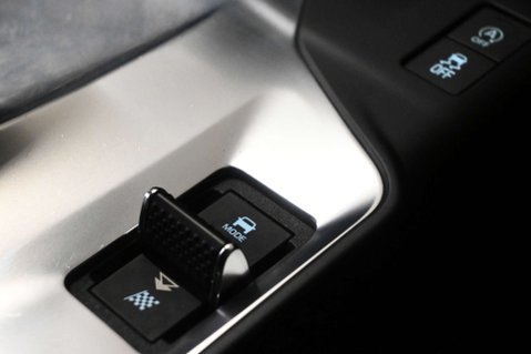 Jaguar E-Pace 2.0 E-Pace R-Dynamic S AWD Auto 4WD 5dr 19