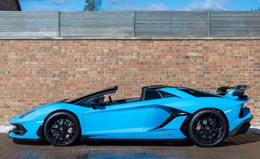 Lamborghini Aventador SVJ LP 770-4 Roadster 2