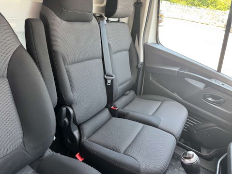 Renault Trafic 2.0 dCi Blue SL30 Advance Panel Van 5dr Diesel Manual L1 H1 Euro 6 (s/s) (1 26