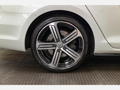 Volkswagen Golf 2.0 TSI R DSG 4Motion Euro 6 (s/s) 5dr 63