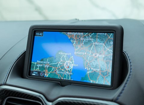 Aston Martin V12 Vantage Roadster 16