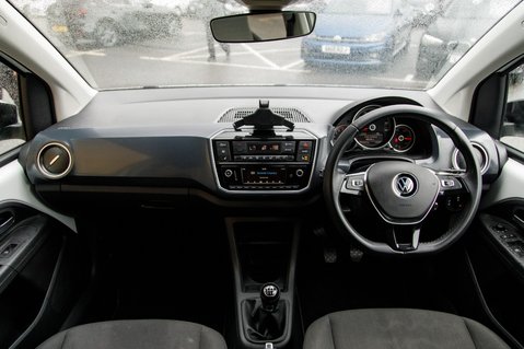 Volkswagen Up R-LINE 3