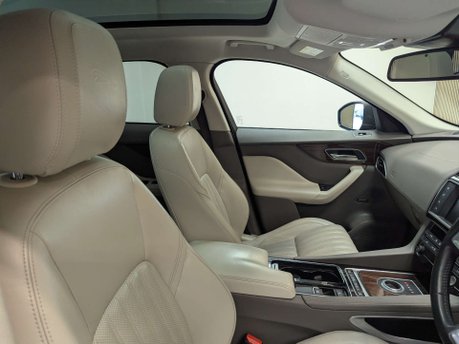 Jaguar F-Pace 2.0 F-PACE Portfolio AWD D Auto 4WD 5dr 29