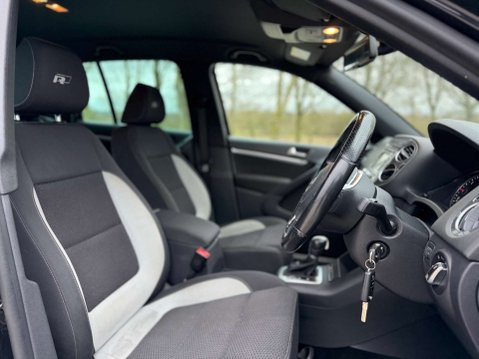 Volkswagen Tiguan 2.0 Tiguan R-Line TDI BlueMotion Technology 4Motion Semi-Auto 4WD 5dr 17
