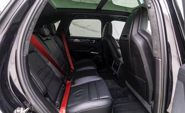 Porsche Cayenne Turbo S E-Hybrid 14