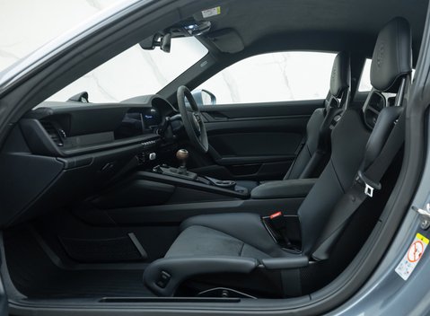 Porsche 911 Carrera T (992.2) 13