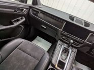 Porsche Macan 2.0 Macan Semi-Auto 4WD 5dr 48