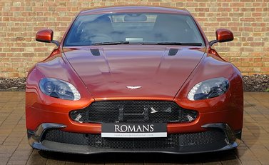 Aston Martin Vantage GT8 6
