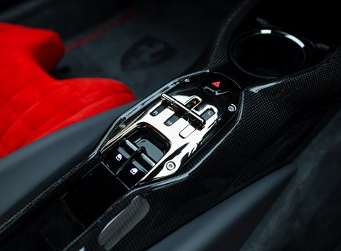 Ferrari 812 Competizione 25