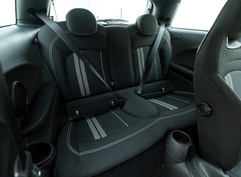 Mini Hatch John Cooper Works Challenge 12