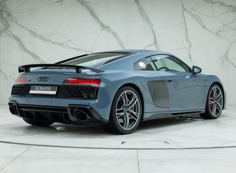 Audi R8 V10 PERFORMANCE CARBON BLACK 3