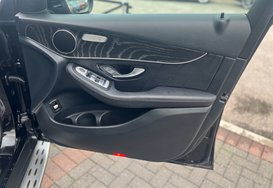 Mercedes-Benz GLC GLC 300 D 4MATIC AMG LINE PREMIUM 27