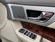 Jaguar XF 3.0d V6 Premium Luxury Saloon 4dr Diesel Auto Euro 5 (s/s) (240 ps) 31