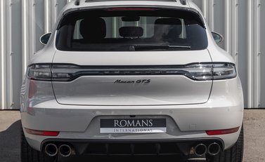 Porsche Macan GTS 5