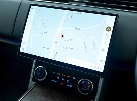 Land Rover Range Rover D300 SE 18