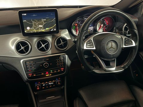 Mercedes-Benz GLA Class GLA 220 D 4MATIC AMG LINE PREMIUM PLUS 12