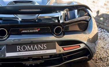 McLaren 720S Luxury 21