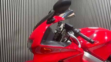 Honda VFR 2001 ONLY 13K FUEL INJECTED NON VTEC 1 OWNER NEW MOT 800CC 37