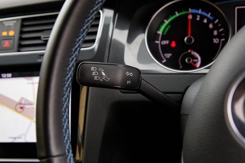 Volkswagen Golf E-GOLF 17