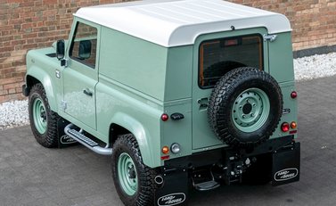 Land Rover Defender 90 Heritage Hard Top 7