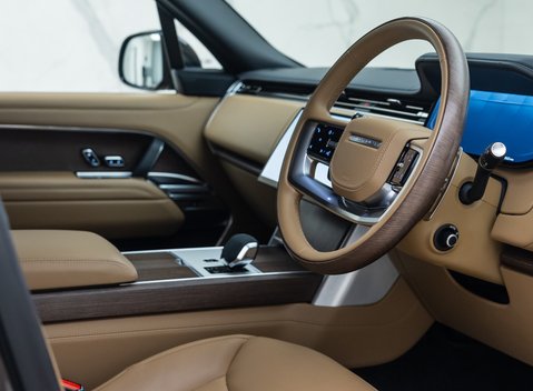 Land Rover Range Rover D350 Autobiography LWB 15