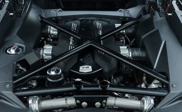 Lamborghini Aventador S LP 740-4 ROADSTER 37