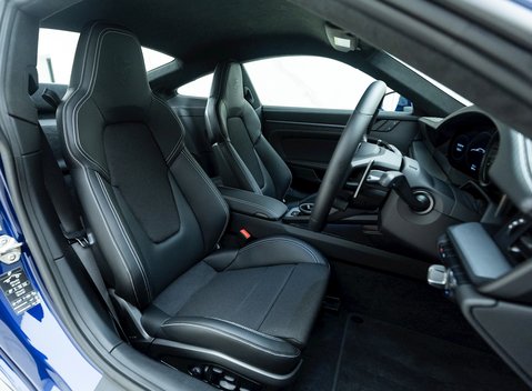 Porsche 911 (992) GT3 Touring 10
