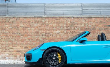 Porsche 911 (991.2) Turbo S Cabriolet 31