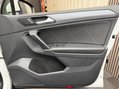 Volkswagen Tiguan 2.0 TDI BlueMotion Tech R-Line Euro 6 (s/s) 5dr 38