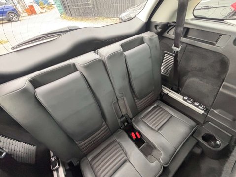Land Rover Discovery Sport 2.0 TD4 HSE Dynamic Lux SUV 5dr Diesel Auto 4WD Euro 6 (s/s) (180 ps) 57