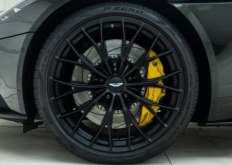 Aston Martin DB11 V8 VOLANTE