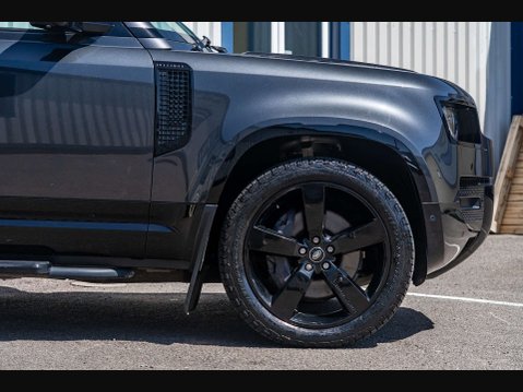 Land Rover Defender 3.0 Defender X-Dynamic HSE D MHEV Auto 4WD 5dr 6