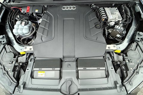 Audi Q7 TDI QUATTRO S LINE MHEV - ONE LADY OWNER  68