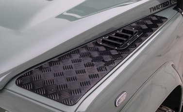 Land Rover Defender 90 XS Twisted T60 24