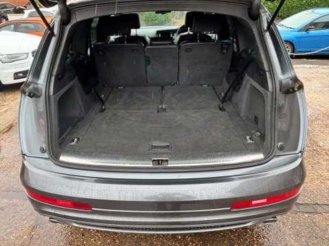 Audi Q7 3.0 TDI V6 S line Tiptronic quattro Euro 5 5dr 9