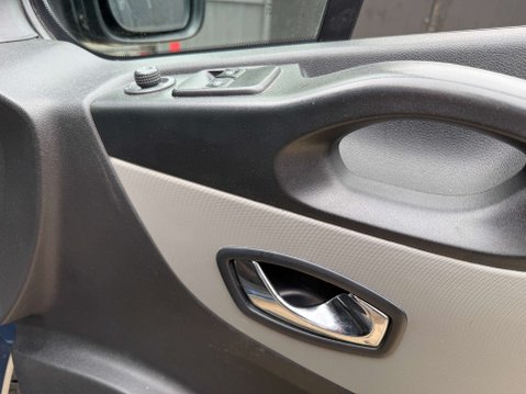Renault Trafic 1.6 Trafic SL27 Sport Nav dCi 64