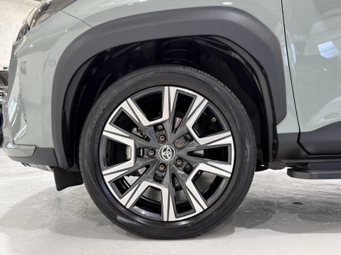 Toyota Yaris Cross PREMIERE EDITION 21