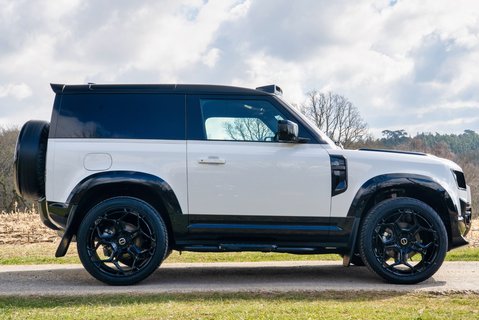 Land Rover Defender 90 Obsidian WideTrak D250 S Hardtop 3