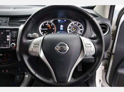 Nissan Navara 2.3 Navara Tekna dCi Auto 4WD 5dr 41