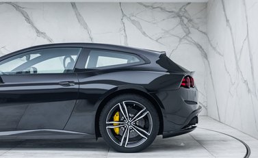 Ferrari GTC4 Lusso V12 36