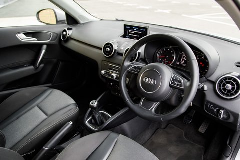 Audi A1 SPORTBACK TFSI SPORT 4