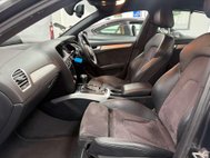 Audi A4 2.0 TFSI S line Saloon 4dr Petrol S Tronic quattro Euro 5 (s/s) (211 ps) 35