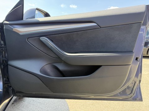 Tesla Model 3 Saloon 4dr Electric Auto RWD (241 bhp) 32