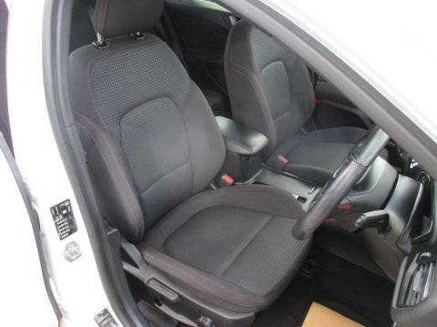 Ford Focus 1.0T EcoBoost ST-Line Euro 6 (s/s) 5dr 24