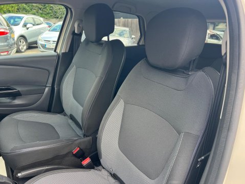 Renault Captur 1.2 TCe Dynamique S MediaNav EDC Euro 5 5dr 28