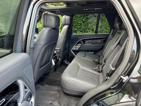 Land Rover Range Rover 3.0 P440e 38.2kWh SE Auto 4WD Euro 6 (s/s) 5dr 32