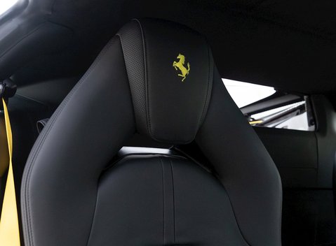 Ferrari F8 Tributo 11